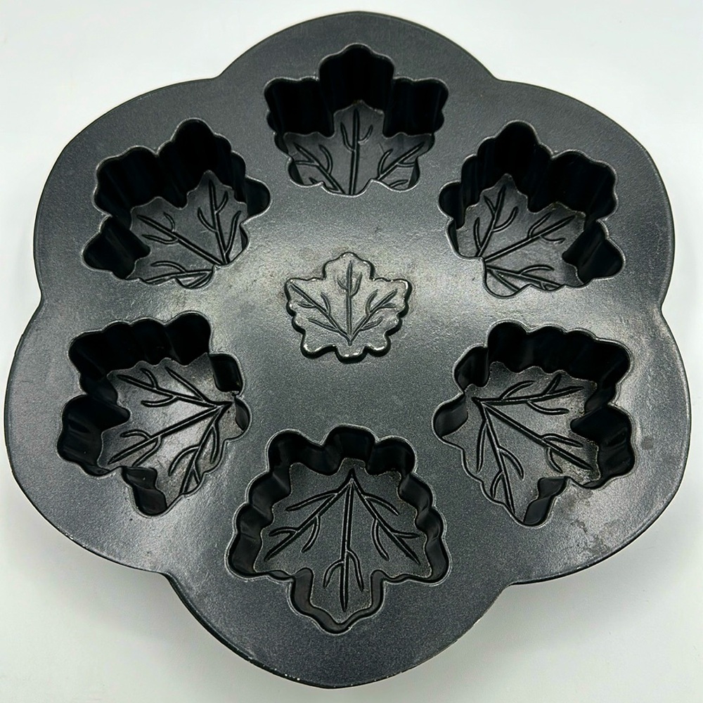 Nordic Ware Maple Leaf Cake Pan